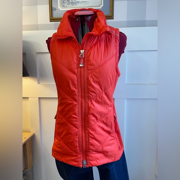 Athleta Jackets & Blazers - Athleta Red Quilted Puffer Vest Size Small